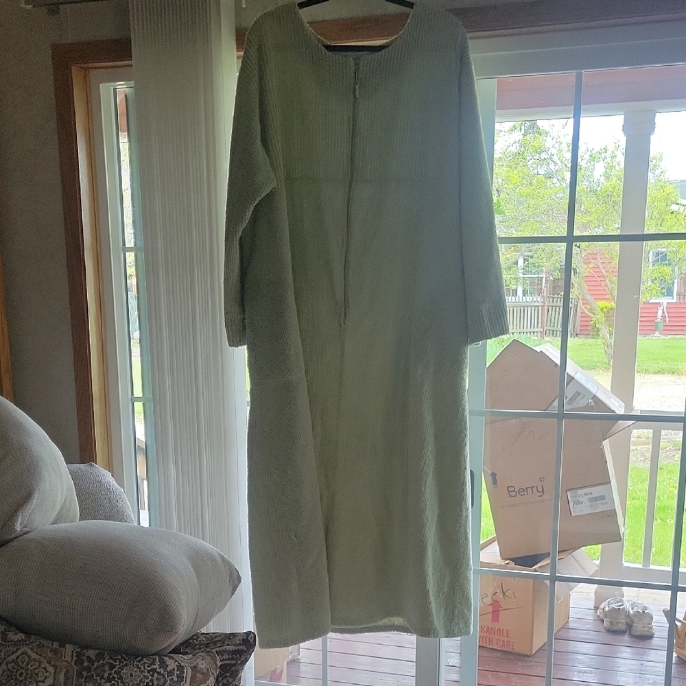Green 3/4 Sleeve Crew Neck Sheath Robe